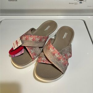 Woman’s Skechers Sandals